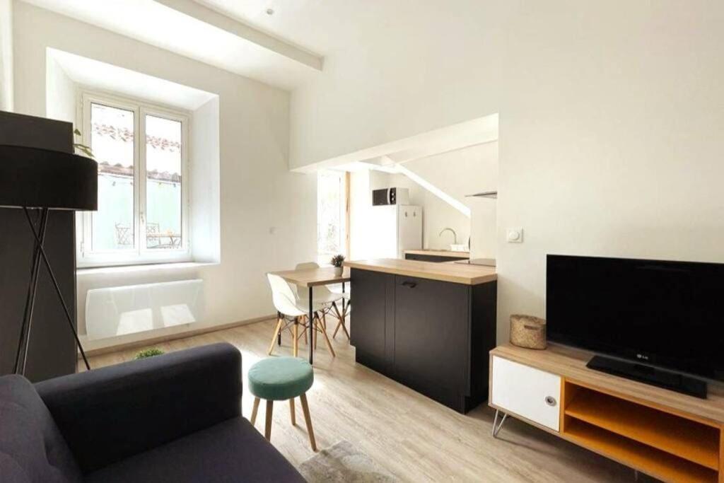 Taote - Studio Avec Terrasse Au Coeur De Ville Brignoles Eksteriør billede