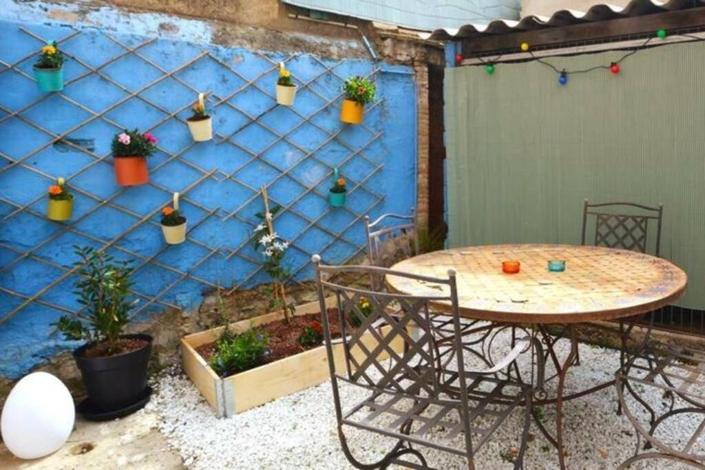 Taote - Studio Avec Terrasse Au Coeur De Ville Brignoles Eksteriør billede